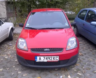 Ford Fiesta 2007 的 Petrol 1.3L 发动机，在 在布尔加斯 出租。