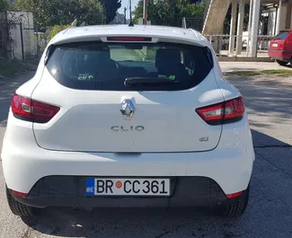 Renault Clio 4 2014 在 在酒吧 可租赁，具有 200 km/day 里程限制。