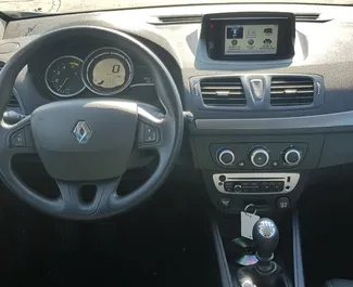 Renault Megane 2014 在 在酒吧 可租赁，具有 200 km/day 里程限制。