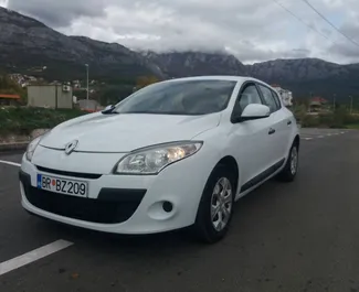 租赁 Renault Megane 的正面视图，在酒吧, 黑山共和国 ✓ 汽车编号 #988。✓ Manual 变速箱 ✓ 23 评论。