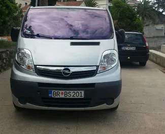 租车 Opel Vivaro #547 Automatic 在 在酒吧，配备 2.5L 发动机 ➤ 来自 戈兰 在黑山。