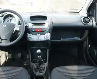 租车 Peugeot 107 #1078 Manual 在 在克里特岛，配备 1.0L 发动机 ➤ 来自 玛丽亚 在希腊。