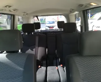 Nissan Serena 租赁。在 在塞浦路斯 出租的 舒适性, 小型货车 汽车 ✓ Deposit of 425 EUR ✓ 提供 TPL, CDW 保险选项。