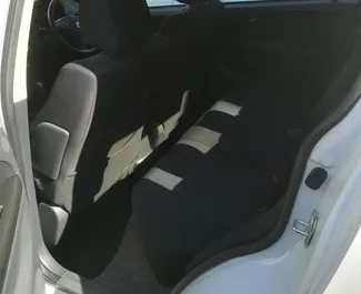 Suzuki SX4 2017 的 Petrol 1.6L 发动机，在 在利马索尔 出租。