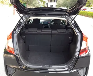 Honda Fit 租赁。在 在塞浦路斯 出租的 经济, 舒适性 汽车 ✓ Deposit of 300 EUR ✓ 提供 TPL, CDW 保险选项。