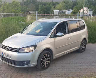 租赁 Volkswagen Touran 的正面视图，在酒吧, 黑山共和国 ✓ 汽车编号 #549。✓ Automatic 变速箱 ✓ 19 评论。