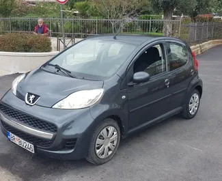 租赁 Peugeot 107 的正面视图，在酒吧, 黑山共和国 ✓ 汽车编号 #548。✓ Automatic 变速箱 ✓ 18 评论。