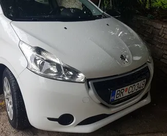 租赁 Peugeot 208 的正面视图，在酒吧, 黑山共和国 ✓ 汽车编号 #532。✓ Manual 变速箱 ✓ 32 评论。