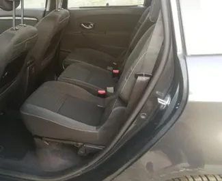 在 在保加利亚 租赁 Renault Grand Scenic 2010 汽车，特点包括 ✓ 使用 Diesel 燃料和 110 马力 ➤ 起价 22 EUR 每天。
