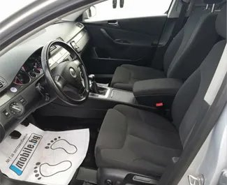 在 在保加利亚 租赁 Volkswagen Passat 2009 汽车，特点包括 ✓ 使用 Petrol 燃料和 150 马力 ➤ 起价 15 EUR 每天。