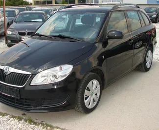 租赁 Skoda Fabia Combi 的正面视图，在布尔加斯, 保加利亚 ✓ 汽车编号 #1654。✓ Manual 变速箱 ✓ 0 评论。