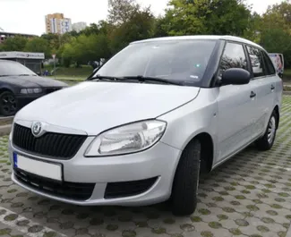 租赁 Skoda Fabia Combi 的正面视图，在布尔加斯, 保加利亚 ✓ 汽车编号 #1653。✓ Automatic 变速箱 ✓ 0 评论。