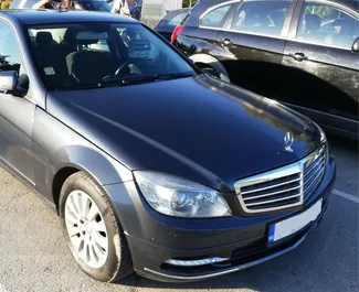 租赁 Mercedes-Benz C-Class 的正面视图，在布尔加斯, 保加利亚 ✓ 汽车编号 #1648。✓ Automatic 变速箱 ✓ 0 评论。