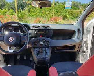 Fiat Panda 2018 的 Petrol 1.2L 发动机，在 在克里特岛 出租。