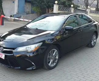 租赁 Toyota Camry 的正面视图，在第比利斯, 格鲁吉亚 ✓ 汽车编号 #1305。✓ Automatic 变速箱 ✓ 2 评论。