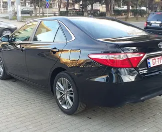 Toyota Camry 内饰，在格鲁吉亚 出租。一辆优秀的 5 座位车，配备 Automatic 变速箱。