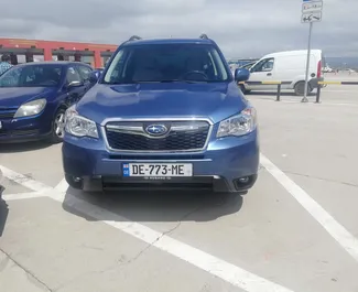 租赁 Subaru Forester 的正面视图，在第比利斯, 格鲁吉亚 ✓ 汽车编号 #1998。✓ Automatic 变速箱 ✓ 4 评论。