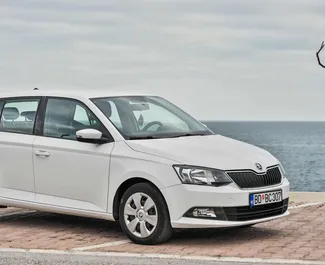 租赁 Skoda Fabia 的正面视图，在布德瓦, 黑山共和国 ✓ 汽车编号 #488。✓ Automatic 变速箱 ✓ 91 评论。