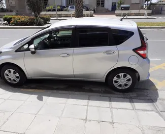 租赁 Nissan Note 的正面视图，在利马索尔, 塞浦路斯 ✓ 汽车编号 #2048。✓ Automatic 变速箱 ✓ 1 评论。