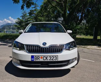 租车 Skoda Fabia Combi #2044 Automatic 在 在酒吧，配备 1.4L 发动机 ➤ 来自 戈兰 在黑山。