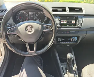 Skoda Fabia Combi 2018 的 Diesel 1.4L 发动机，在 在酒吧 出租。