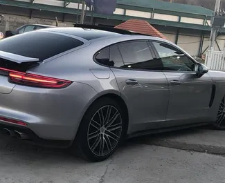 在 在黑山 租赁 Porsche Panamera 2019 汽车，特点包括 ✓ 使用 Diesel 燃料和 540 马力 ➤ 起价 230 EUR 每天。