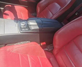 Mercedes-Benz E-Class Cabrio 2017 在 在利马索尔 可租赁，具有 unlimited 里程限制。