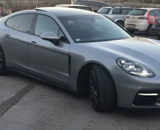 租车 Porsche Panamera #993 Automatic 在 在酒吧，配备 4.0L 发动机 ➤ 来自 戈兰 在黑山。