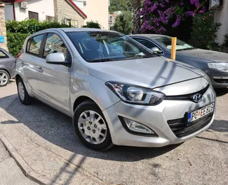 租赁 Hyundai i20 的正面视图，在酒吧, 黑山共和国 ✓ 汽车编号 #2528。✓ Automatic 变速箱 ✓ 12 评论。