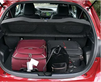 租赁 Toyota Yaris 的正面视图，在布尔加斯, 保加利亚 ✓ 汽车编号 #2419。✓ Manual 变速箱 ✓ 0 评论。