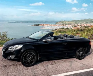 租赁 Volvo C70 的正面视图，在卢布尔雅那, 斯洛文尼亚 ✓ 汽车编号 #3377。✓ Automatic 变速箱 ✓ 0 评论。