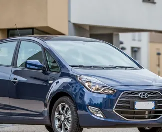 租赁 Hyundai Ix20 的正面视图，在布尔加斯机场, 保加利亚 ✓ 汽车编号 #3324。✓ Automatic 变速箱 ✓ 0 评论。