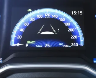 在 在保加利亚 租赁 Toyota Corolla Touring Sports 2021 汽车，特点包括 ✓ 使用 Petrol 燃料和 122 马力 ➤ 起价 34 EUR 每天。