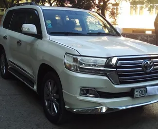 租车 Toyota Land Cruiser 200 #3521 Automatic 在 在巴库，配备 4.0L 发动机 ➤ 来自 埃米尔 在阿塞拜疆。