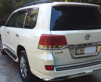 Toyota Land Cruiser 200 租赁。在 在阿塞拜疆 出租的 高级, SUV 汽车 ✓ Deposit of 850 AZN ✓ 提供 TPL, CDW, Theft 保险选项。