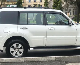 租车 Mitsubishi Pajero #3545 Automatic 在 在巴库，配备 2.7L 发动机 ➤ 来自 哈勒敦 在阿塞拜疆。