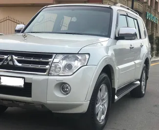 租赁 Mitsubishi Pajero 的正面视图，在巴库, 阿塞拜疆 ✓ 汽车编号 #3545。✓ Automatic 变速箱 ✓ 6 评论。