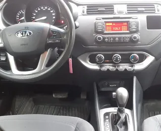 租车 Kia Rio #3523 Automatic 在 在巴库，配备 1.4L 发动机 ➤ 来自 埃米尔 在阿塞拜疆。