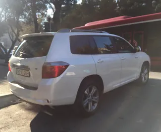 租车 Toyota Highlander #3522 Automatic 在 在巴库，配备 3.5L 发动机 ➤ 来自 埃米尔 在阿塞拜疆。