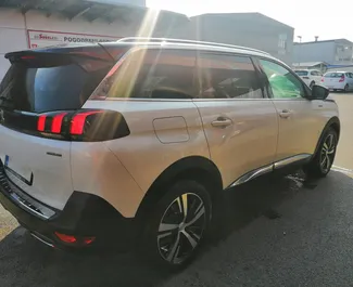 租赁 Peugeot 5008 的正面视图，在卢布尔雅那, 斯洛文尼亚 ✓ 汽车编号 #3462。✓ Automatic 变速箱 ✓ 0 评论。