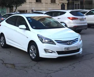 租赁 Hyundai Accent 的正面视图，在巴库, 阿塞拜疆 ✓ 汽车编号 #3495。✓ Automatic 变速箱 ✓ 1 评论。