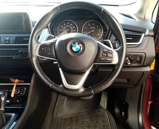 BMW 220 Activ Tourer 租赁。在 在塞浦路斯 出租的 舒适性, 高级, 小型货车 汽车 ✓ Deposit of 500 EUR ✓ 提供 TPL, CDW, Young 保险选项。