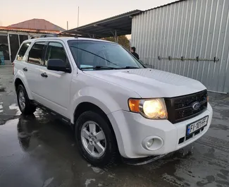 租赁 Ford Escape 的正面视图，在第比利斯, 格鲁吉亚 ✓ 汽车编号 #4236。✓ Automatic 变速箱 ✓ 3 评论。