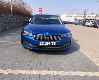 Rent a Skoda Superb in 布拉格 捷克