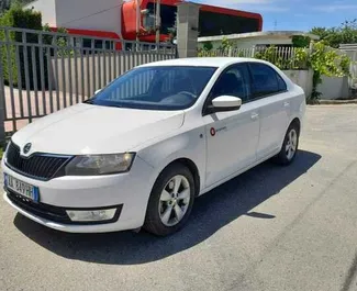 租赁 Skoda Rapid 的正面视图，在地拉那, 阿尔巴尼亚 ✓ 汽车编号 #4628。✓ Manual 变速箱 ✓ 0 评论。