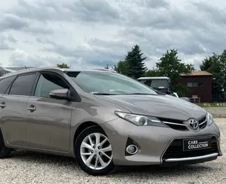 租赁 Toyota Auris 的正面视图，在巴塞罗那, 西班牙 ✓ 汽车编号 #4760。✓ Manual 变速箱 ✓ 0 评论。