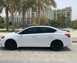 在 阿联酋 租赁 Nissan Sentra 2021 汽车，特点包括 ✓ 使用 Petrol 燃料和 130 马力 ➤ 起价 80 AED 每天。