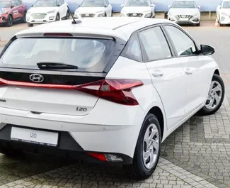 在 在奥地利 租赁 Hyundai i20 2022 汽车，特点包括 ✓ 使用 Petrol 燃料和 100 马力 ➤ 起价 34 EUR 每天。