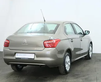 Citroen Elysee 租赁。在 在捷克 出租的 经济, 舒适性 汽车 ✓ Deposit of 400 EUR ✓ 提供 TPL, CDW, SCDW, Theft, Abroad, No Deposit 保险选项。