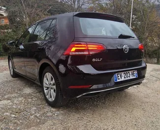 在 在黑山 租赁 Volkswagen Golf 7 2019 汽车，特点包括 ✓ 使用 Diesel 燃料和 116 马力 ➤ 起价 28 EUR 每天。